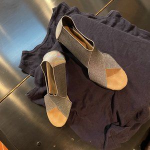 Charleston Shoe Company Silver  Heels- Sz 10